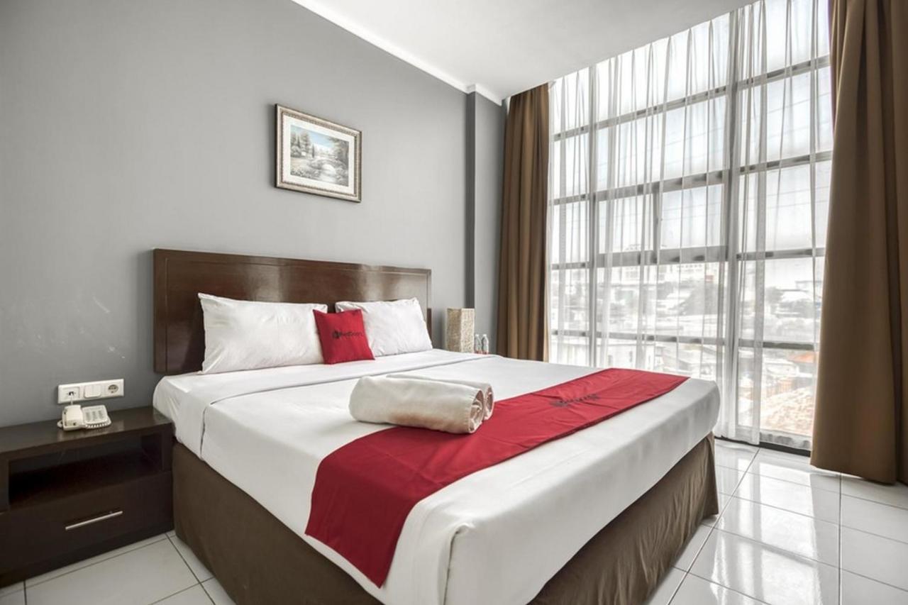 Reddoorz Plus @ Tanah Abang Hotel Jakarta Ngoại thất bức ảnh